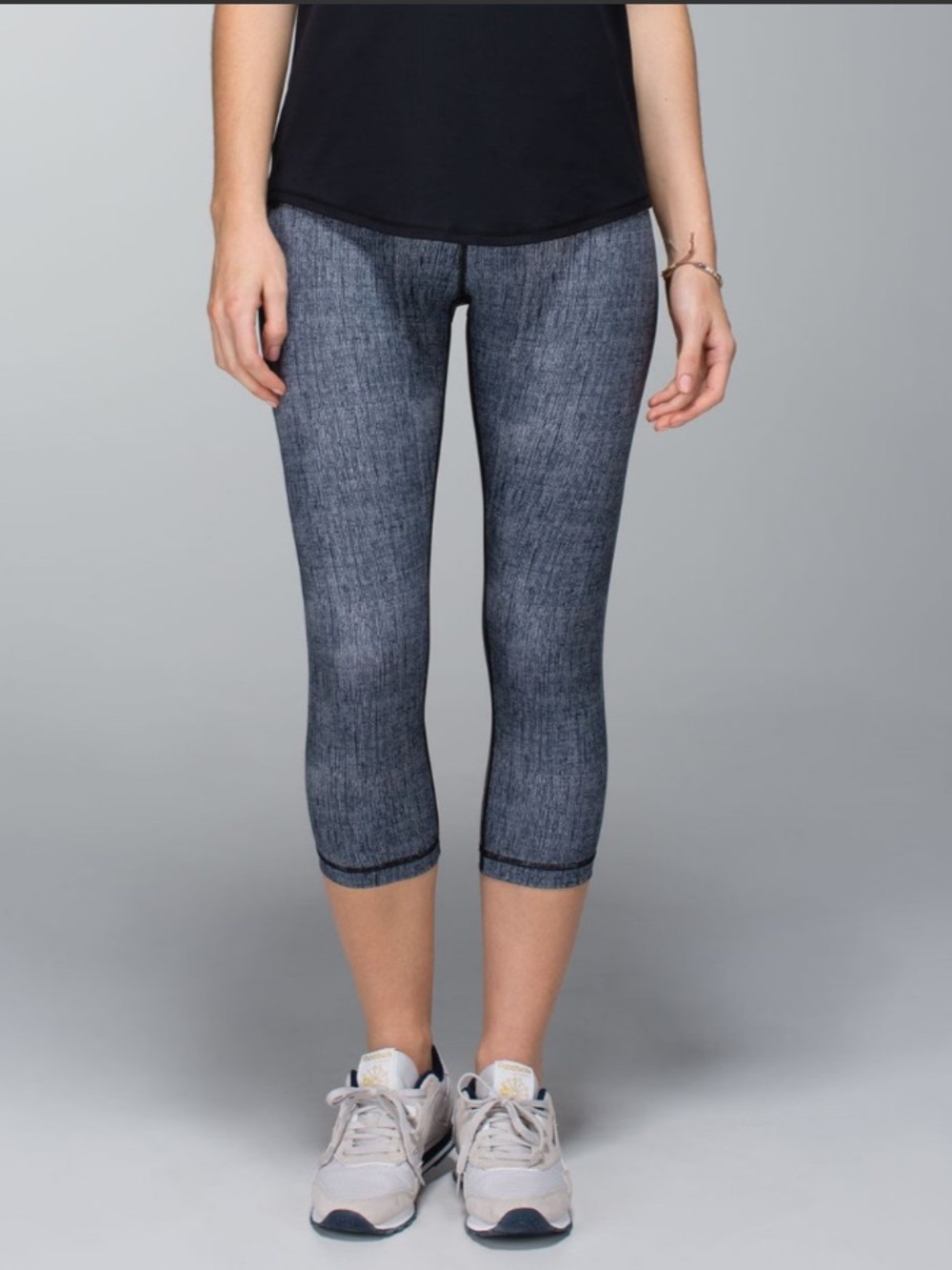 Lululemon Wunder Under Low Rise Capri *Full-On Luxtreme Burlap Black Dune 6